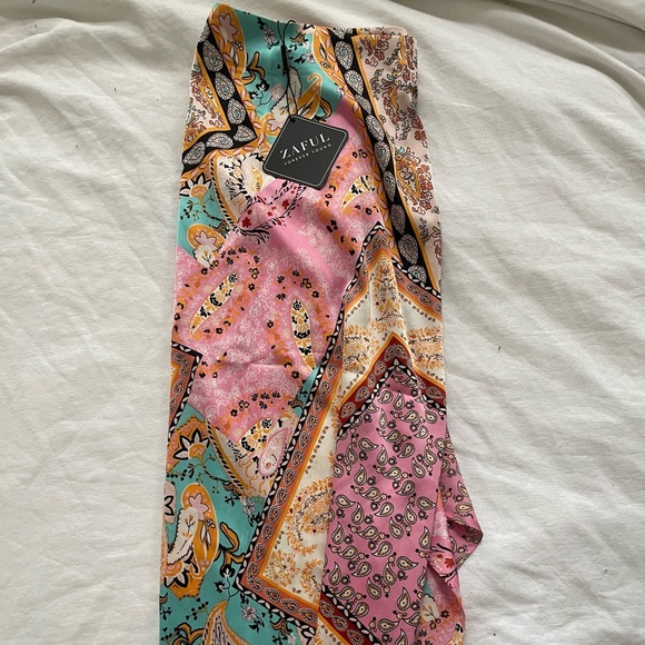 Zaful Silk wrap skirt. Brand new - Picture 2 of 2